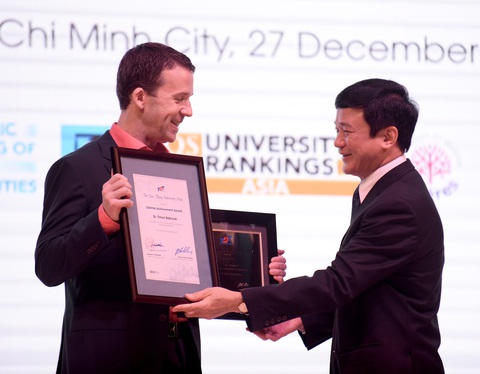 Đại học Tôn Đức Thắng vinh danh 3 nhà khoa học quốc tế - Ảnh 1. Đại học Tôn Đức Thắng vinh danh 3 nhà khoa học quốc tế - Ảnh 1.