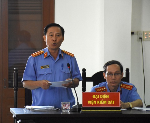 Viện kiểm sát bác đề nghị miễn trách nhiệm hình sự cho cựu chánh án Phú Yên - Ảnh 3. Viện kiểm sát bác đề nghị miễn trách nhiệm hình sự cho cựu chánh án Phú Yên - Ảnh 3.