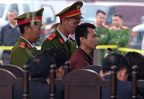 Vương Văn Hùng phủ nhận cưỡng bức nữ sinh giao gà, nói bị ép cung - Ảnh 2. Vương Văn Hùng phủ nhận cưỡng bức nữ sinh giao gà, nói bị ép cung - Ảnh 2.
