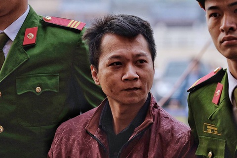 Vương Văn Hùng phủ nhận cưỡng bức nữ sinh giao gà, nói bị ép cung - Ảnh 1. Vương Văn Hùng phủ nhận cưỡng bức nữ sinh giao gà, nói bị ép cung - Ảnh 1.