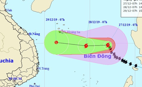 Bão số 8 giật cấp 14, cách Hoàng Sa 550km, biển động dữ dội - Ảnh 1. Bão số 8 giật cấp 14, cách Hoàng Sa 550km, biển động dữ dội - Ảnh 1.