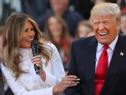 Tại sao vợ ông Trump hiếm khi cười? - Ảnh 2. Tại sao vợ ông Trump hiếm khi cười? - Ảnh 2.