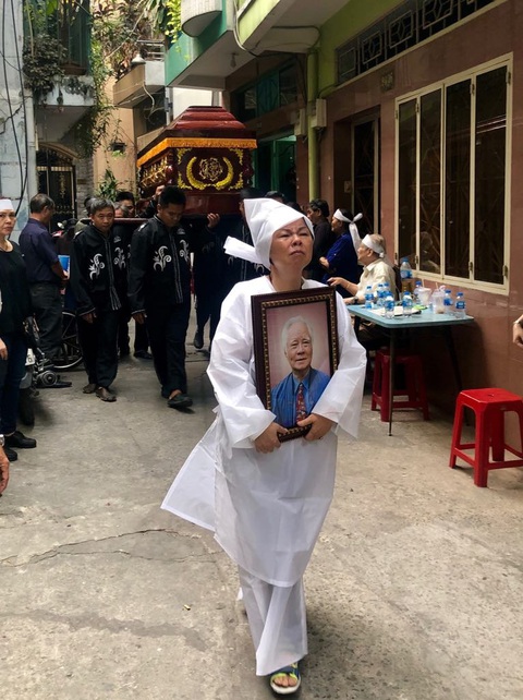 Con gái nhạc sĩ Nguyễn Văn Tý: Ba tôi đã ra đi nhẹ nhàng, thanh thản - Ảnh 4. Con gái nhạc sĩ Nguyễn Văn Tý: Ba tôi đã ra đi nhẹ nhàng, thanh thản - Ảnh 4.