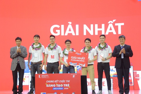 Máy lấy tơ sen đầu tiên tại Việt Nam đoạt giải nhất sáng tạo trẻ - Ảnh 2. Máy lấy tơ sen đầu tiên tại Việt Nam đoạt giải nhất sáng tạo trẻ - Ảnh 2.