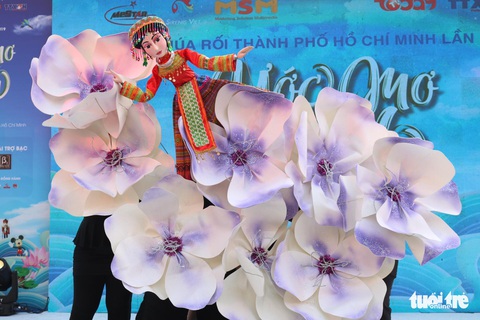 Thưởng thức múa rối nghệ thuật trên đường phố - Ảnh 7. Thưởng thức múa rối nghệ thuật trên đường phố - Ảnh 7.
