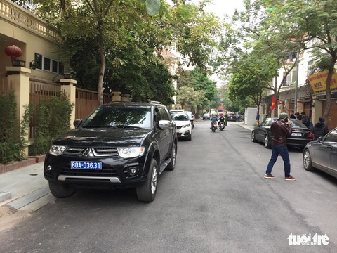 Khám xét nhà chánh văn phòng Thành ủy Hà Nội Nguyễn Văn Tứ - Ảnh 4. Khám xét nhà chánh văn phòng Thành ủy Hà Nội Nguyễn Văn Tứ - Ảnh 4.