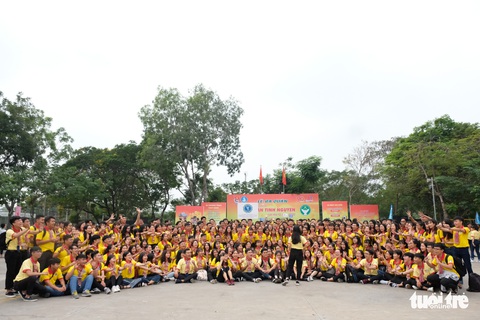 2.000 bạn trẻ khởi động Xuân tình nguyện - Ảnh 3. 2.000 bạn trẻ khởi động Xuân tình nguyện - Ảnh 3.