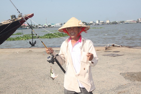 Bên bến phà Vàm Cống trăm năm - Ảnh 3. Bên bến phà Vàm Cống trăm năm - Ảnh 3.
