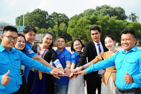 Mang công nghệ trồng hoa ly về nước - Ảnh 1. Mang công nghệ trồng hoa ly về nước - Ảnh 1.