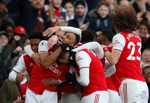 Bốn phút bùng nổ, Chelsea thắng ngược kịch tính Arsenal trên sân Emirates - Ảnh 1. Bốn phút bùng nổ, Chelsea thắng ngược kịch tính Arsenal trên sân Emirates - Ảnh 1.