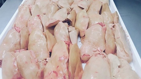 Khốn khổ với món gan ngỗng: ăn thì ngon nhưng nhìn quá tàn nhẫn - Ảnh 4. Khốn khổ với món gan ngỗng: ăn thì ngon nhưng nhìn quá tàn nhẫn - Ảnh 4.
