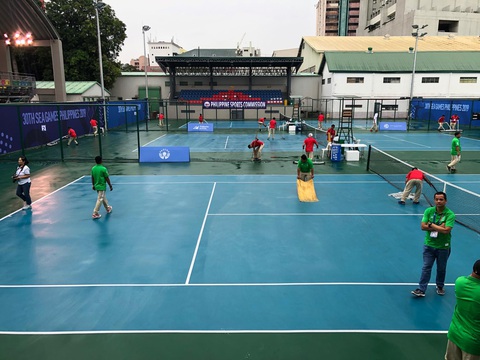 Quần vợt SEA Games bị hoãn 4 lần vì trời mưa bão - Ảnh 3. Quần vợt SEA Games bị hoãn 4 lần vì trời mưa bão - Ảnh 3.