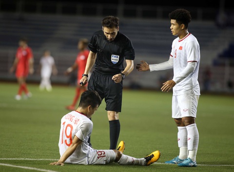 Quang Hải bị rách cơ đùi, có khả năng chia tay SEA Games 2019 - Ảnh 2. Quang Hải bị rách cơ đùi, có khả năng chia tay SEA Games 2019 - Ảnh 2.