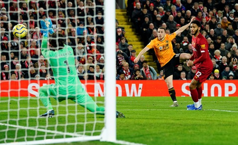 VAR ‘tỏa sáng’, Liverpool khuất phục ‘khắc tinh của các ông lớn’ - Ảnh 3. VAR ‘tỏa sáng’, Liverpool khuất phục ‘khắc tinh của các ông lớn’ - Ảnh 3.