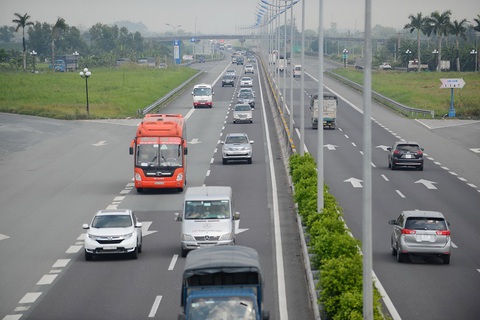 Đối phó nạn kẹt xe trên cao tốc dịp tết - Ảnh 1. Đối phó nạn kẹt xe trên cao tốc dịp tết - Ảnh 1.