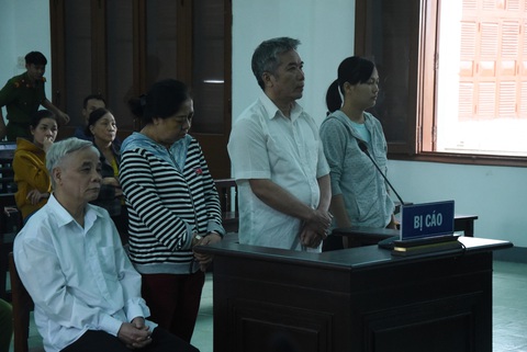 Cựu chánh án Tòa án Nhân dân Phú Yên lãnh 15 năm 6 tháng tù - Ảnh 1. Cựu chánh án Tòa án Nhân dân Phú Yên lãnh 15 năm 6 tháng tù - Ảnh 1.