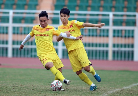 Trung vệ Thành Chung: Trọng Hùng sẽ thi đấu tốt nếu được giao đá hậu vệ phải - Ảnh 2. Trung vệ Thành Chung: Trọng Hùng sẽ thi đấu tốt nếu được giao đá hậu vệ phải - Ảnh 2.