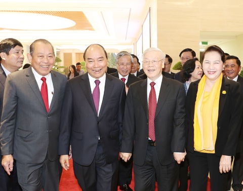 Mây đen phủ lên toàn cầu nhưng mặt trời vẫn đang tỏa sáng ở Việt Nam - Ảnh 1. Mây đen phủ lên toàn cầu nhưng mặt trời vẫn đang tỏa sáng ở Việt Nam - Ảnh 1.