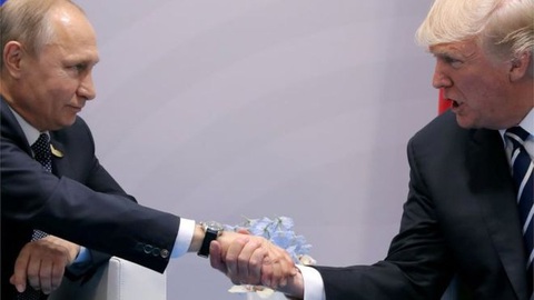 Ông Putin cảm ơn ông Trump vì cung cấp thông tin tình báo ngăn chặn âm mưu khủng bố - Ảnh 1. Ông Putin cảm ơn ông Trump vì cung cấp thông tin tình báo ngăn chặn âm mưu khủng bố - Ảnh 1.