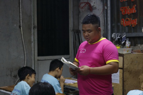 Lớp học tình thương của anh hướng dẫn viên du lịch - Ảnh 2. Lớp học tình thương của anh hướng dẫn viên du lịch - Ảnh 2.