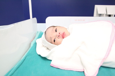 Có vết sẹo mổ cũ, sản phụ vỡ tử cung - Ảnh 1. Có vết sẹo mổ cũ, sản phụ vỡ tử cung - Ảnh 1.