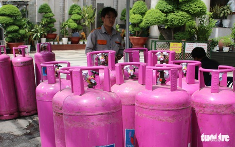 Giá gas tăng mạnh đến 48.000 đồng vào ngày đầu năm mới 2020 - Ảnh 1. Giá gas tăng mạnh đến 48.000 đồng vào ngày đầu năm mới 2020 - Ảnh 1.