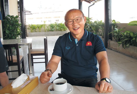 Ông Park Hang Seo muốn sống bình thường vì hiểu sự nổi tiếng đem lại điều gì - Ảnh 1. Ông Park Hang Seo muốn sống bình thường vì hiểu sự nổi tiếng đem lại điều gì - Ảnh 1.