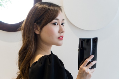 Hành trình kiến tạo smartphone màn hình gập - Ảnh 1. Hành trình kiến tạo smartphone màn hình gập - Ảnh 1.