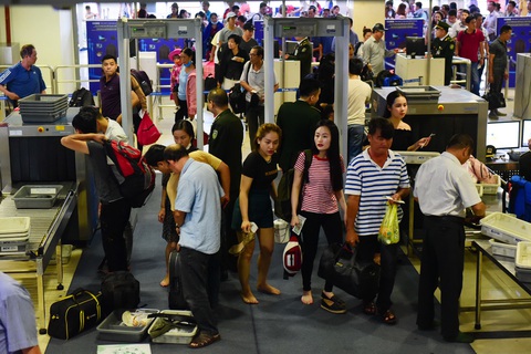 Vietnam Airlines tăng phí, giá vé máy bay Tết tiếp tục tăng - Ảnh 1. Vietnam Airlines tăng phí, giá vé máy bay Tết tiếp tục tăng - Ảnh 1.