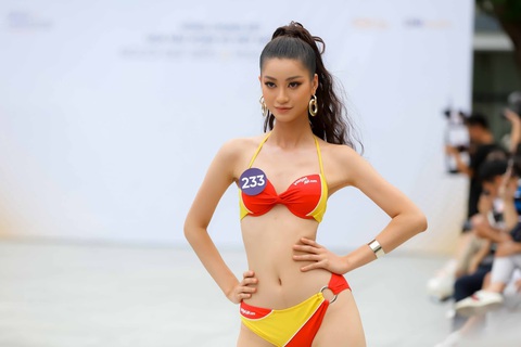 Người đẹp biển làm nóng Hoa hậu Hoàn vũ Việt Nam 2019 với bikini - Ảnh 3. Người đẹp biển làm nóng Hoa hậu Hoàn vũ Việt Nam 2019 với bikini - Ảnh 3.