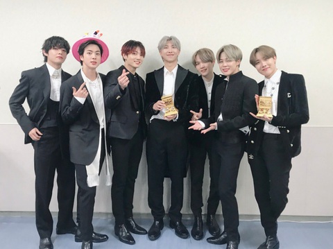 Hoàng Thùy Linh, K-ICM và Jack đoạt giải MAMA 2019 tại Nhật Bản - Ảnh 4. Hoàng Thùy Linh, K-ICM và Jack đoạt giải MAMA 2019 tại Nhật Bản - Ảnh 4.