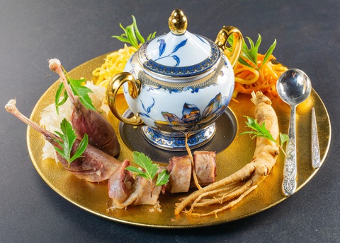 Ngắm những món ăn cung đình sang chảnh của đầu bếp Top Chef Vietnam - Ảnh 3. Ngắm những món ăn cung đình sang chảnh của đầu bếp Top Chef Vietnam - Ảnh 3.