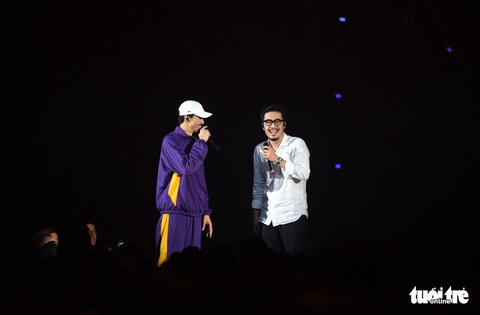 Đen là nghệ sĩ Việt Nam được nghe nhiều nhất 2019 trên Spotify - Ảnh 3. Đen là nghệ sĩ Việt Nam được nghe nhiều nhất 2019 trên Spotify - Ảnh 3.