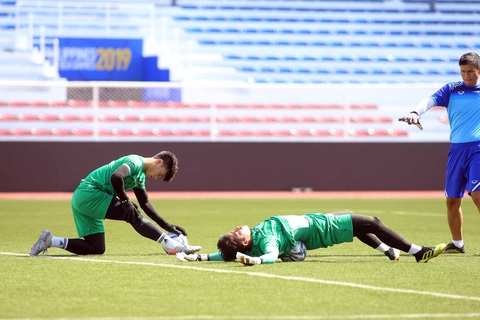 Thủ môn Bùi Tiến Dũng sẵn sàng cho trận gặp U22 Thái Lan - Ảnh 1. Thủ môn Bùi Tiến Dũng sẵn sàng cho trận gặp U22 Thái Lan - Ảnh 1.