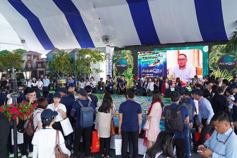 Tưng bừng khai mạc triển lãm BĐS Novaland Expo 12-2019 - Ảnh 4. Tưng bừng khai mạc triển lãm BĐS Novaland Expo 12-2019 - Ảnh 4.