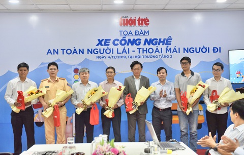 Làm sao giảm rủi ro cho tài xế, hành khách xe công nghệ? - Ảnh 1. Làm sao giảm rủi ro cho tài xế, hành khách xe công nghệ? - Ảnh 1.