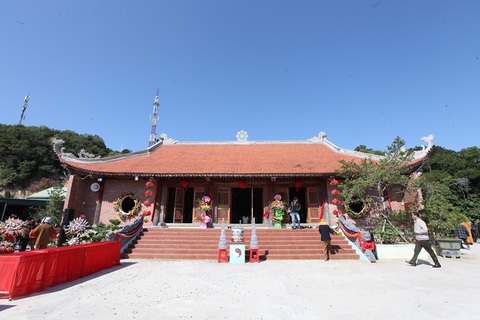 Thêm ‘cột mốc văn hóa tâm linh’ ở đảo tiền tiêu Cô Tô - Ảnh 1. Thêm ‘cột mốc văn hóa tâm linh’ ở đảo tiền tiêu Cô Tô - Ảnh 1.