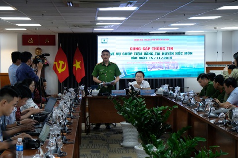 Nghi phạm chủ mưu cướp tiệm vàng ở Hóc Môn khai mua súng trên mạng xã hội - Ảnh 1. Nghi phạm chủ mưu cướp tiệm vàng ở Hóc Môn khai mua súng trên mạng xã hội - Ảnh 1.