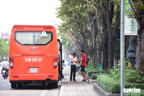 Có được phép xây nhà chờ kiên cố tại điểm đón trả khách tuyến cố định? - Ảnh 3. Có được phép xây nhà chờ kiên cố tại điểm đón trả khách tuyến cố định? - Ảnh 3.