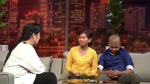 Hồng Vân khóc sưng mắt trong Mẹ tuyệt vời nhất - Ảnh 2. Hồng Vân khóc sưng mắt trong Mẹ tuyệt vời nhất - Ảnh 2.