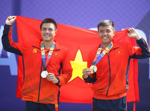 Đánh bại Daniel Nguyễn, Hoàng Nam đoạt huy chương vàng đơn nam quần vợt SEA Games 2019 - Ảnh 1. Đánh bại Daniel Nguyễn, Hoàng Nam đoạt huy chương vàng đơn nam quần vợt SEA Games 2019 - Ảnh 1.