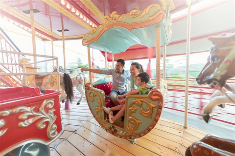 Bức họa Quảng Ninh và chân dung người kiến tạo xu thế” - Ảnh 4. Bức họa Quảng Ninh và chân dung người kiến tạo xu thế” - Ảnh 4.