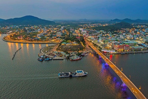 Hà Tiên hướng lên đô thị loại 2, mục tiêu hút 6,4 triệu khách - Ảnh 1. Hà Tiên hướng lên đô thị loại 2, mục tiêu hút 6,4 triệu khách - Ảnh 1.