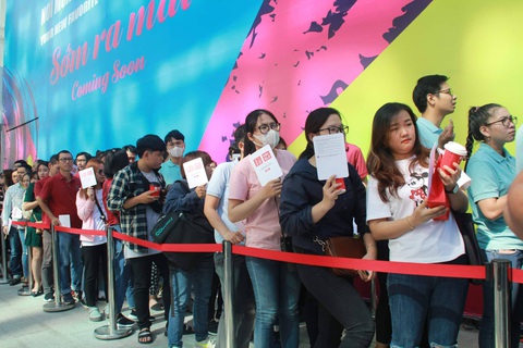 Ngàn người vẫn ngày đêm đổ về Uniqlo với hóa đơn cả chục triệu - Ảnh 11. Ngàn người vẫn ngày đêm đổ về Uniqlo với hóa đơn cả chục triệu - Ảnh 11.