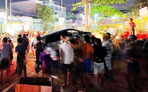 Vụ tài xế trúng đạn tử vong ở Bình Chánh: Trên xe chở thuốc lá lậu - Ảnh 1. Vụ tài xế trúng đạn tử vong ở Bình Chánh: Trên xe chở thuốc lá lậu - Ảnh 1.