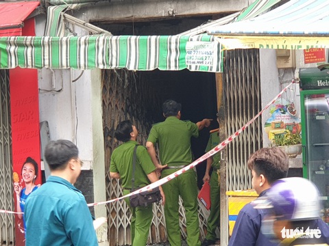 Vụ cháy nhà 3 người thiệt mạng ở quận 7: Nhà khóa 3-4 ổ khóa, khó ứng cứu - Ảnh 1. Vụ cháy nhà 3 người thiệt mạng ở quận 7: Nhà khóa 3-4 ổ khóa, khó ứng cứu - Ảnh 1.
