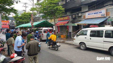 Vụ cháy nhà 3 người thiệt mạng ở quận 7: Nhà khóa 3-4 ổ khóa, khó ứng cứu - Ảnh 4. Vụ cháy nhà 3 người thiệt mạng ở quận 7: Nhà khóa 3-4 ổ khóa, khó ứng cứu - Ảnh 4.