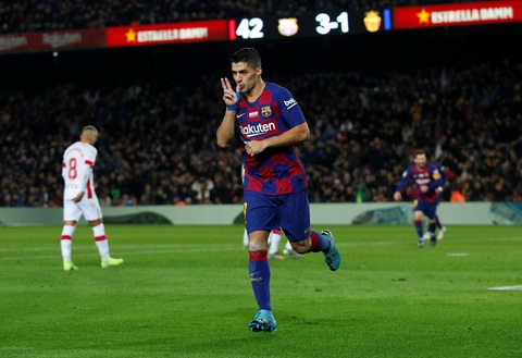 Messi lập hat-trick, Barca tiếp tục giữ đỉnh bảng bất chấp nỗ lực của Real - Ảnh 3. Messi lập hat-trick, Barca tiếp tục giữ đỉnh bảng bất chấp nỗ lực của Real - Ảnh 3.