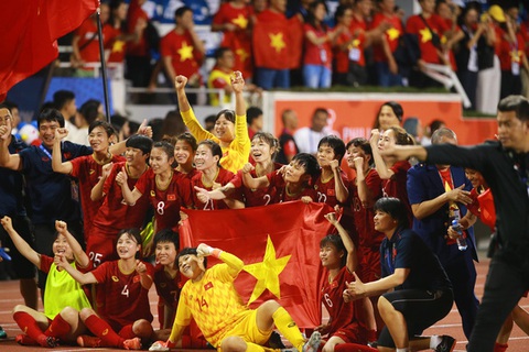 Tăng 2 bậc trên bảng xếp hạng FIFA, tuyển nữ Việt Nam vào top 32 đội mạnh thế giới - Ảnh 1. Tăng 2 bậc trên bảng xếp hạng FIFA, tuyển nữ Việt Nam vào top 32 đội mạnh thế giới - Ảnh 1.
