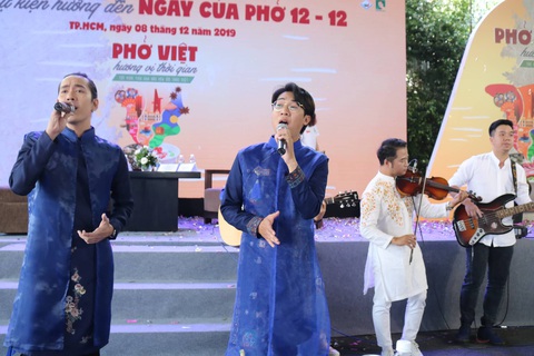 Cùng đưa hương vị phở bay xa theo thời gian - Ảnh 5. Cùng đưa hương vị phở bay xa theo thời gian - Ảnh 5.